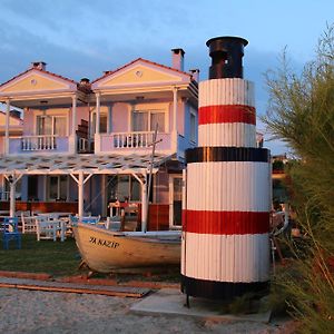 Cundavilla Hotel & Suites